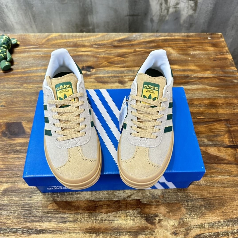 Adidas Sneakers